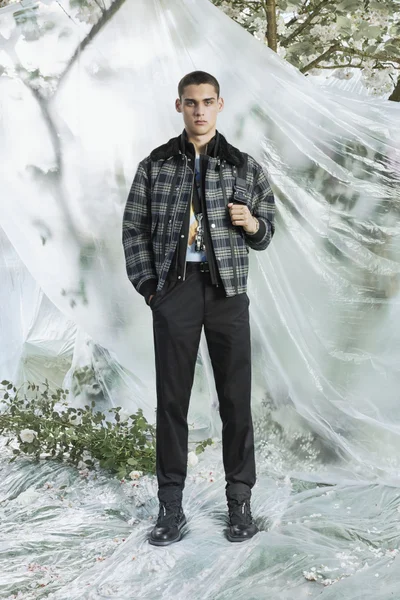 Look 9